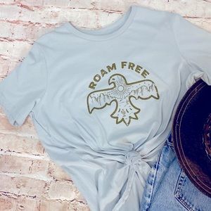 Roam Free Grey Graphic T-Shirt Size Medium NWOT